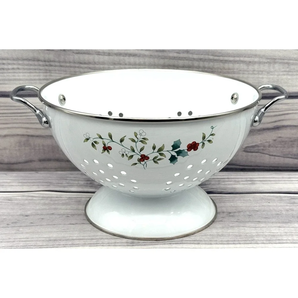 PFALTZGRAFF WINTERBERRY METAL COLANDER - HOLIDAY HOLLY / BERRY